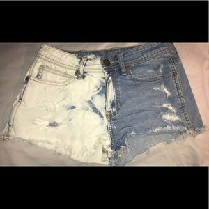 Kendall & Kylie high waisted bleached/distressed